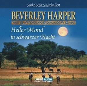 Heller Mond in schwarzer Nacht