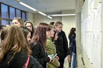 Zrušme jednotné přijímačky i zastaralou maturitu. Kam míří české vzdělávání?