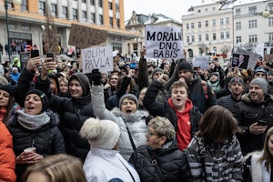 Odpovědnost za špinavou kampaň nesou i lidé z marketingu