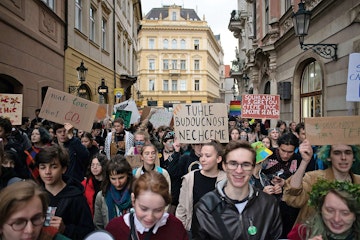 Slušný člověk a ekolog orientovaný na budoucnost. Co hledají mladí lidé v prezidentovi?