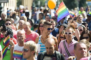 Společnost není nenávistnější, má jen víc nástrojů, jak hejtovat, říká ředitel Prague Pride