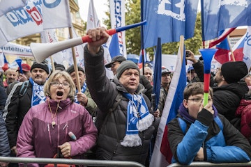 Rozsah pondělních protestů donutí vládu zabývat se požadavky stávkujících