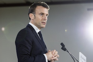 Ve Francii nezvítězil nikdo. Macron uspěl alespoň tím, že přeskočil pravicovou Le Pen