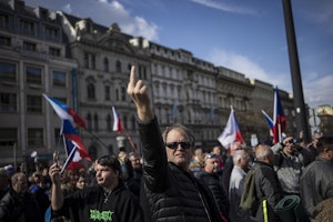 Praktických výdobytků demokracie si Češi cení, velké myšlenky ale často zůstávají v pozadí