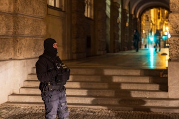 Nešťastná komunikace policie o vyšetřování střelby. Proč podala univerzita stížnost?