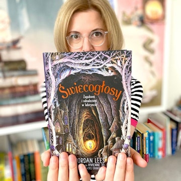 Świecogłosy – książka fantasy dla dzieci 10+. Magia, mitologia i labirynt jak z legend