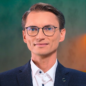 Marcin Tuszkiewicz - kto wygra w nowym systemie finansowym?, Patrycjusz Wyżga