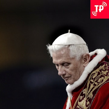 Benedykt XVI: papież nieświęty